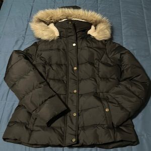 Ralph Lauren Petite Large puffer Jacket wit removable faux fur hood.